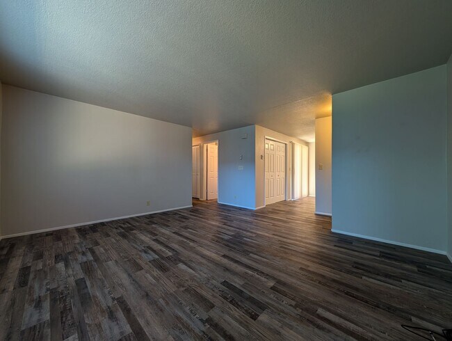Foto del edificio - Great 2 bed/1 bath with one car garage! In...
