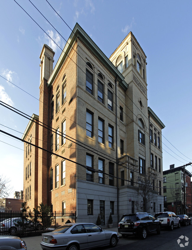 Building Photo - 80 Park Ave