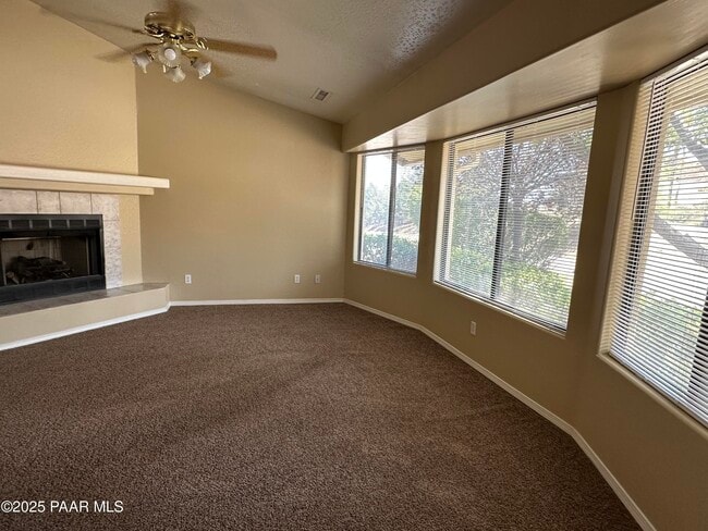 Foto del edificio - 9120 E Swift Trail Dr