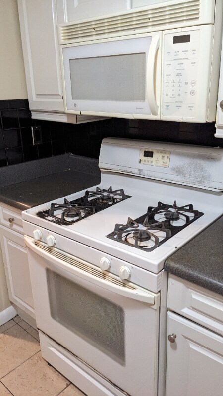 Foto del edificio - 6415 Meadow Rue Dr