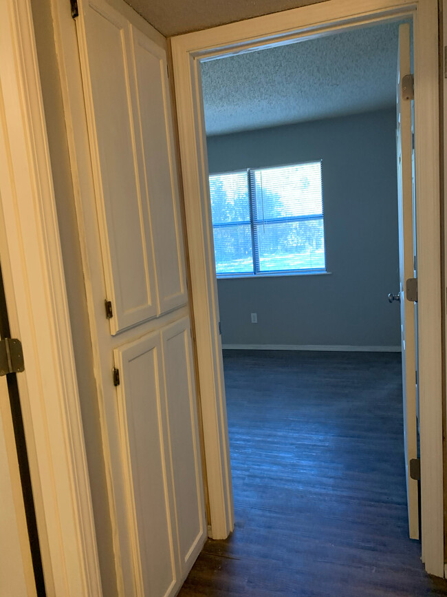 Building Photo - 67 Woodridge Dr