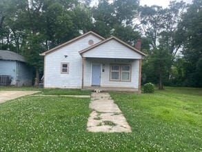 Building Photo - 137 Sivley Ave