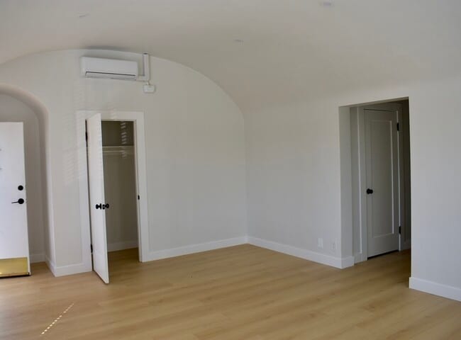Foto del edificio - 1260 W 9th St