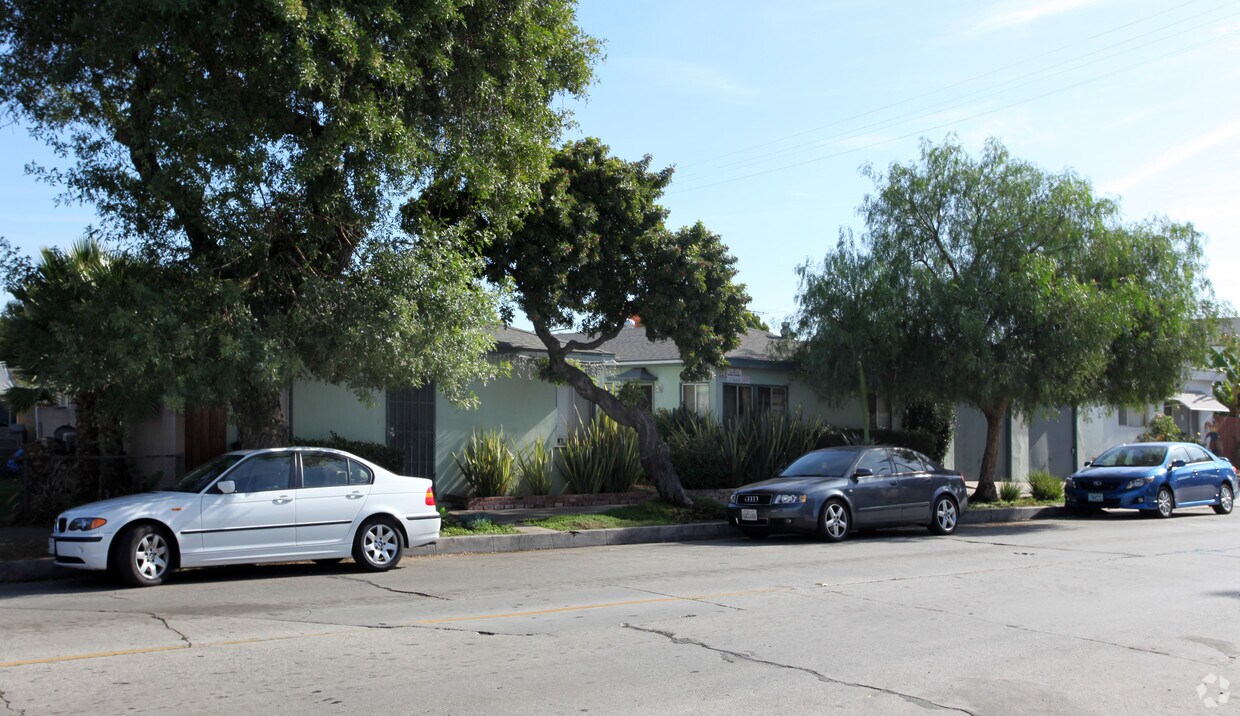 Building Photo - 924 Termino Ave