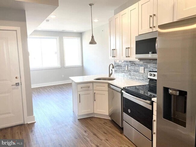 Photo - 2425 Frankford Ave Townhome