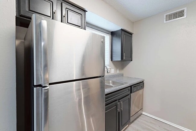 Photo - 531 Bedford Rd Apartment