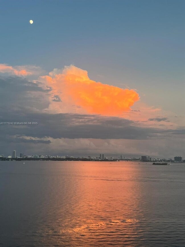 Building Photo - 11111 Biscayne Blvd