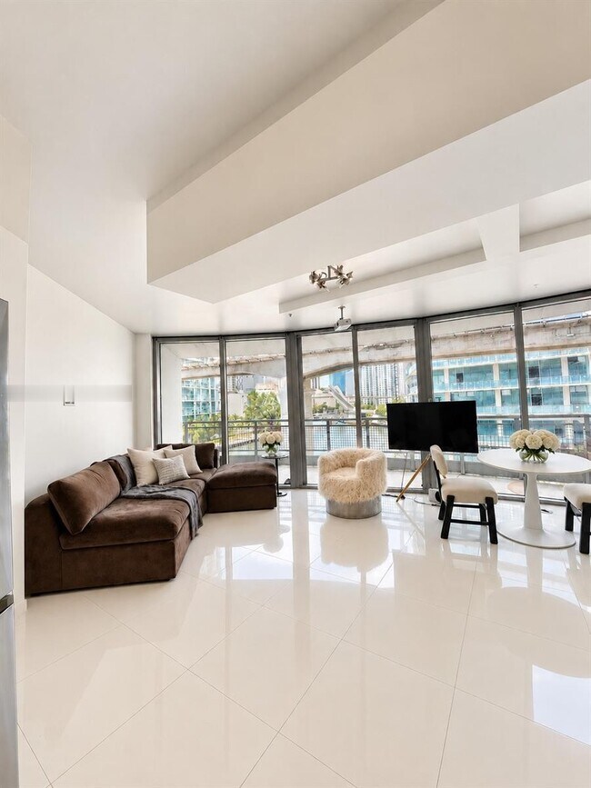 Foto del edificio - 690 SW 1st Ct