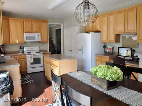 Building Photo - 2882 Ambridge Dr