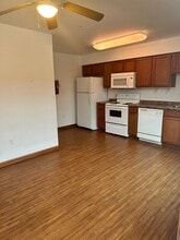 Building Photo - 131 Spring Way