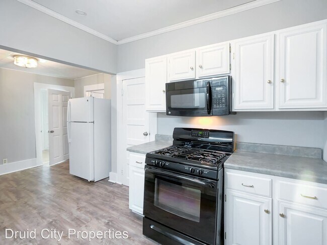 Building Photo - 4 br, 3 bath House - 816 13th Street