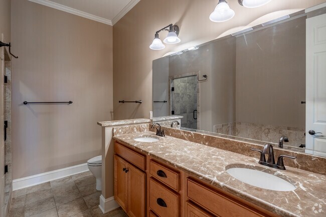 2BR, 2BA - Condo - 1,415 - Bathroom - The Gateway Village