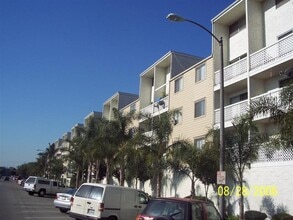 Building Photo - 3565 LINDEN Ave