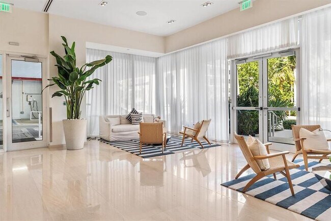 Building Photo - 401 N Birch Rd