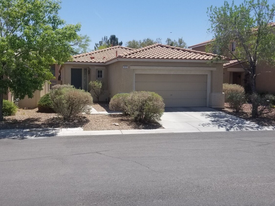 Primary Photo - 2 Bedroom Home Located in Summerlin!