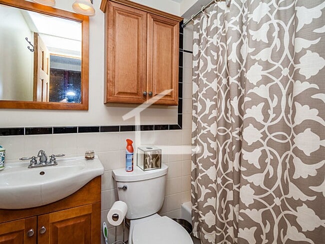 Photo - Nicely renovated, pet friendly 2 bed in the heart of Beacon Hill. House