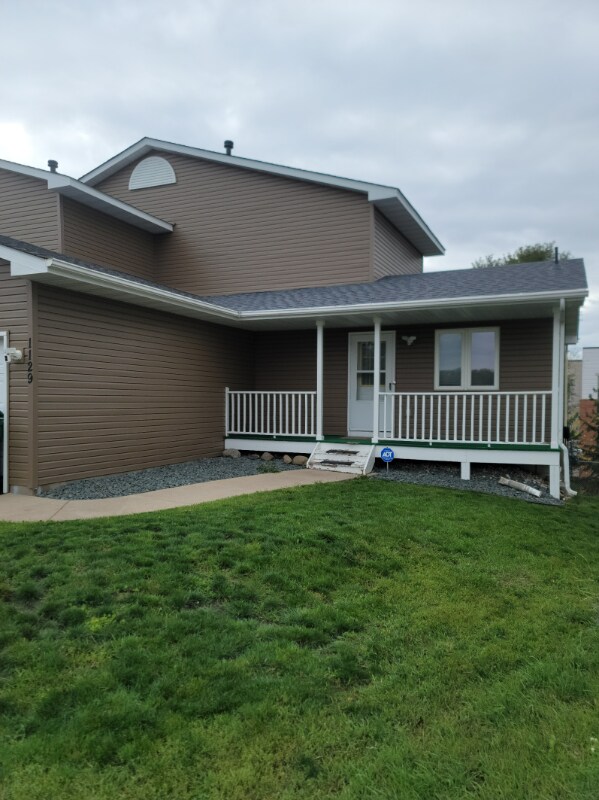 1129 Cheery Ln NE, Columbia Heights, MN 55421 Room for Rent in