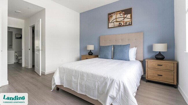 Foto del edificio - 7301 Lake Bank Lp