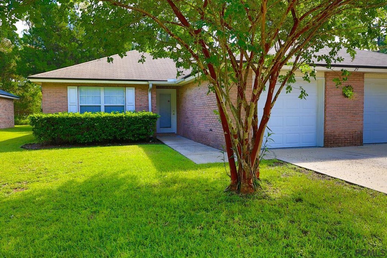 25 Ryarbor Dr Unit A, Palm Coast, FL 32164 Room for Rent in Palm