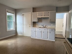 Building Photo - 172 Mt Pleasant St