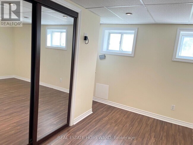 Building Photo - 169 Carlaw Ave