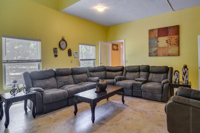 Building Photo - 2960 58th Ave S