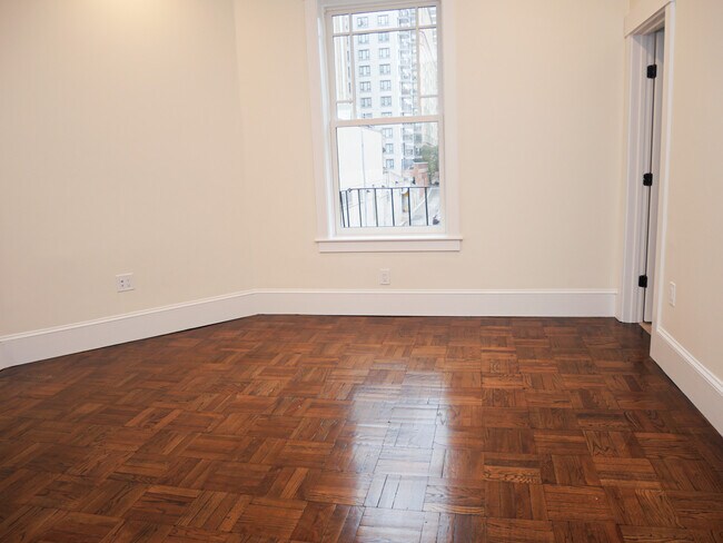 Foto del edificio - 261 W Newton St