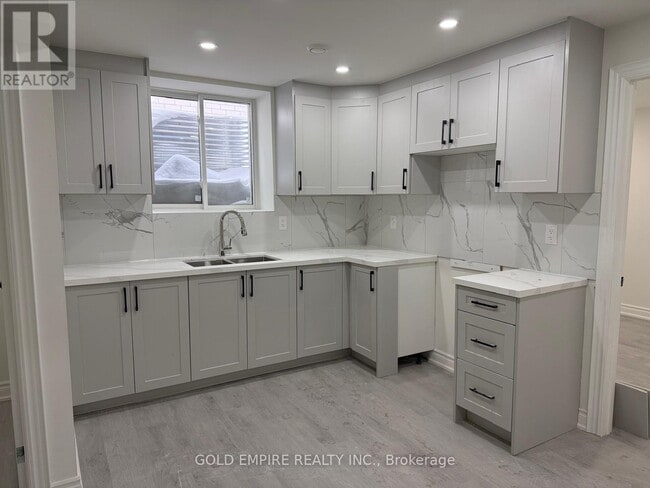 Building Photo - 90 Knott Dr