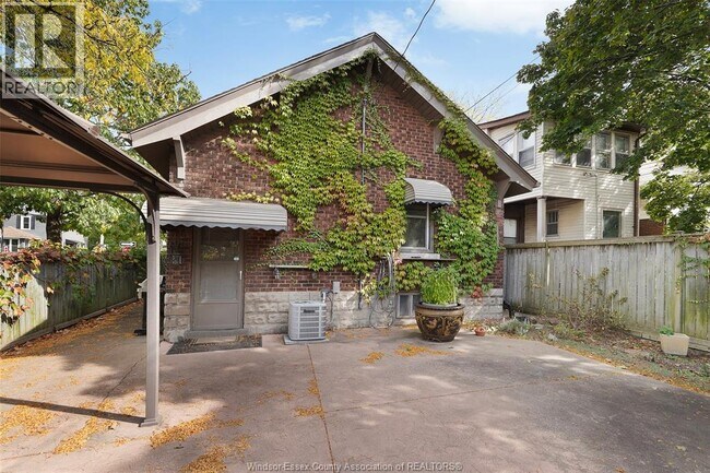 Photo du bâtiment - 1501 Dougall Ave