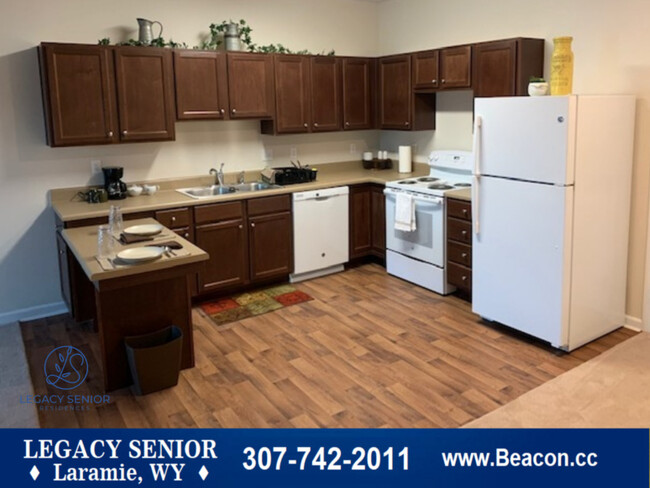 Cocina de lujo Legacy Laramie - Legacy Laramie Senior Residences