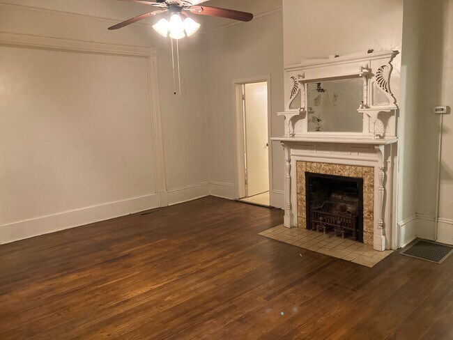 Building Photo - 327 Oglethorpe Ave