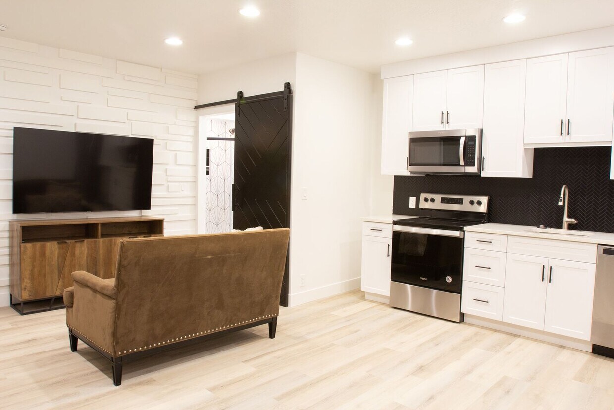 564 Lewski Ln Unit Downstairs Studio, Bluffdale, UT 84065 Room for