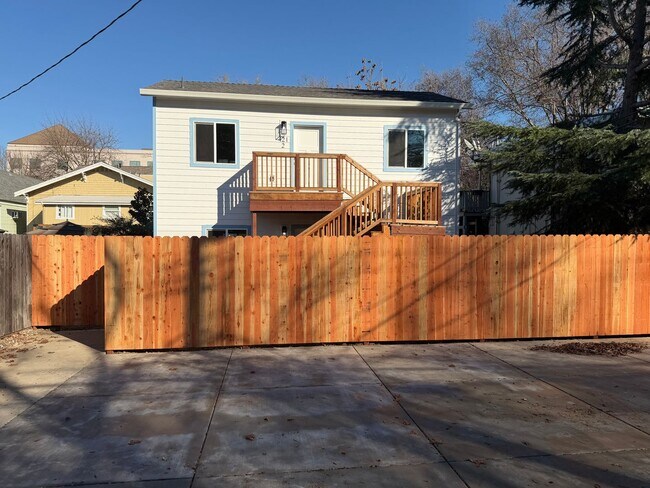 Building Photo - New 600 Sqft. 2 Bedroom 1 Bath Condo in Downtown Sacramento