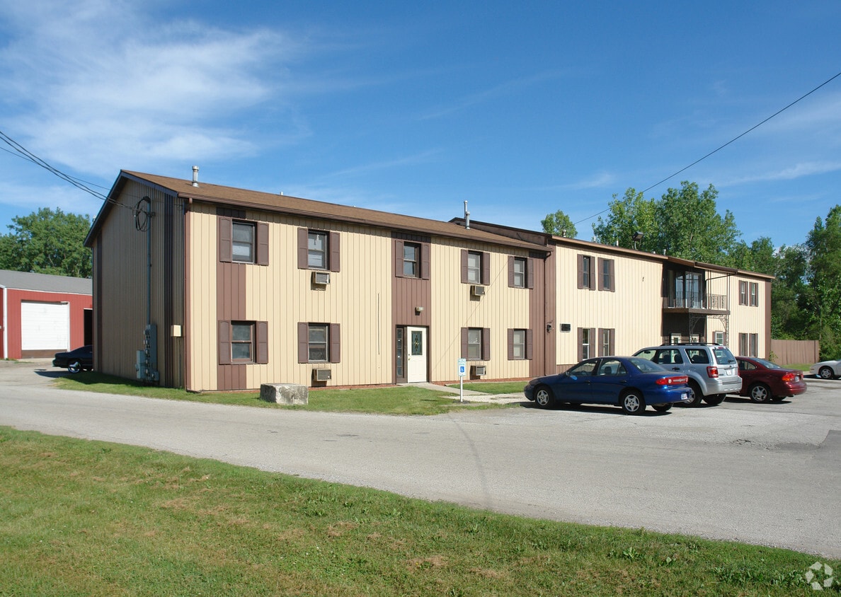 201 N Colfax St, Griffith, IN 46319 Apartments in Griffith, IN