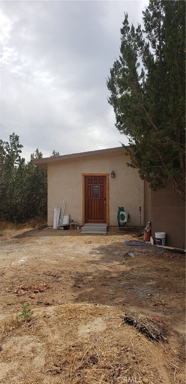 Foto del edificio - 9269 Daisy Rd