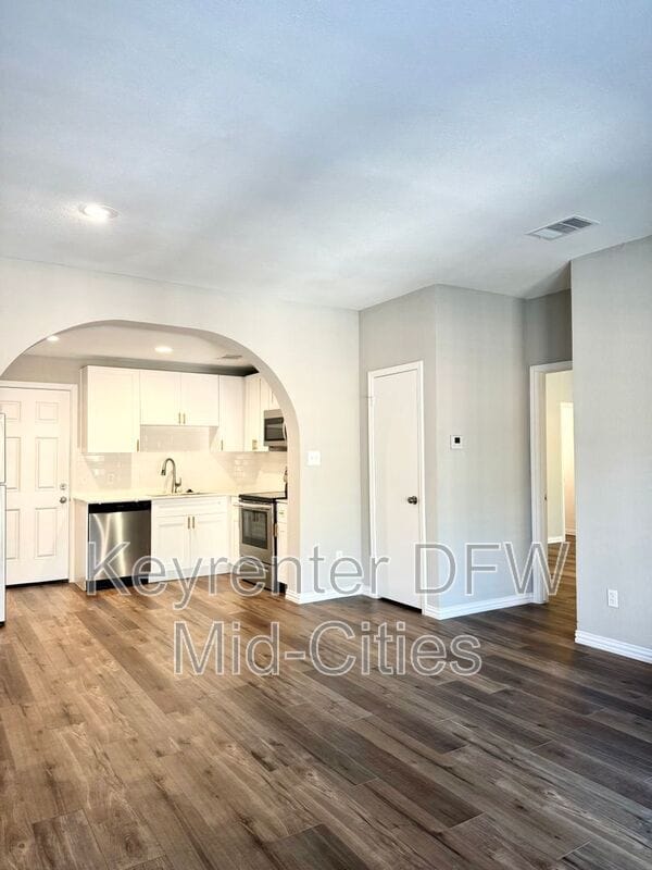 Foto del edificio - 13219 Emily Rd