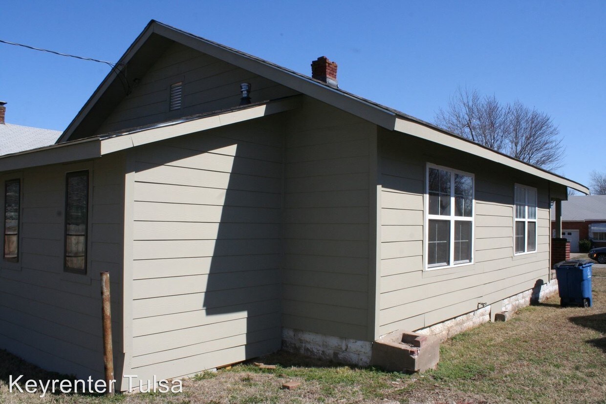 Primary Photo - 1844 N Denver Ave
