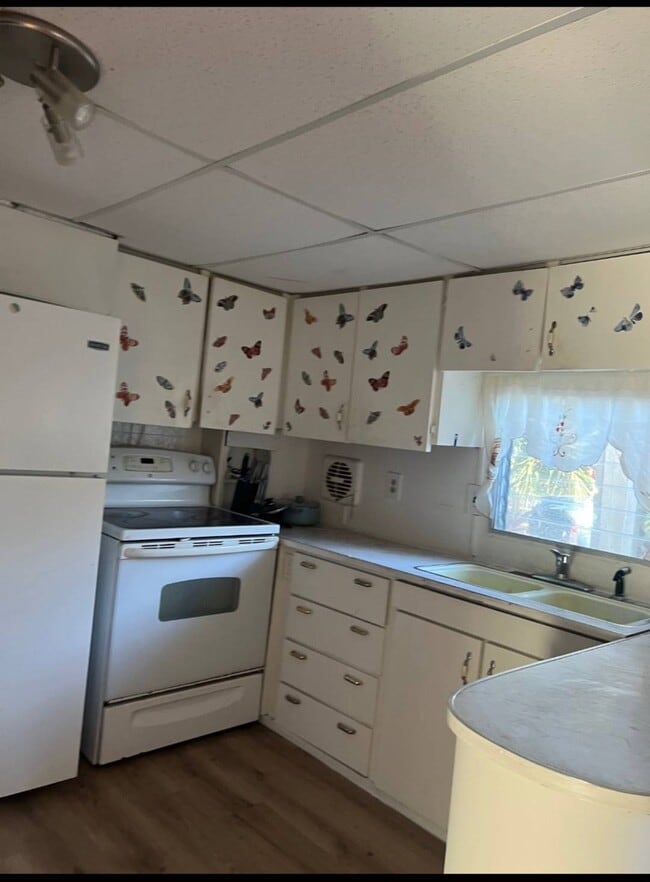 Foto del edificio - 931 Chandrika Pl