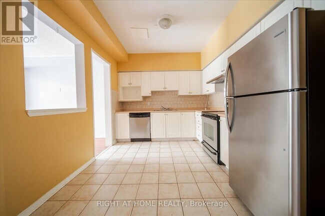 Photo du bâtiment - 1983 Treetop Way