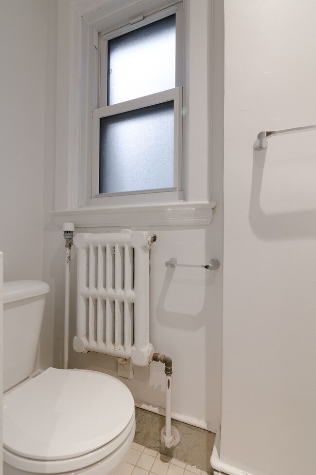 Building Photo - 1 Rosemount