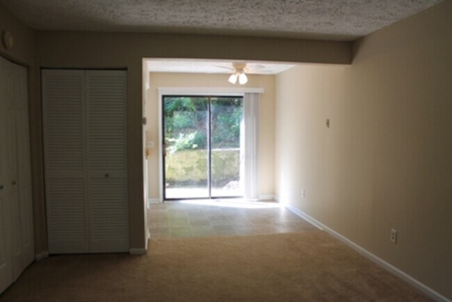 Building Photo - 306A Gillespie Rd