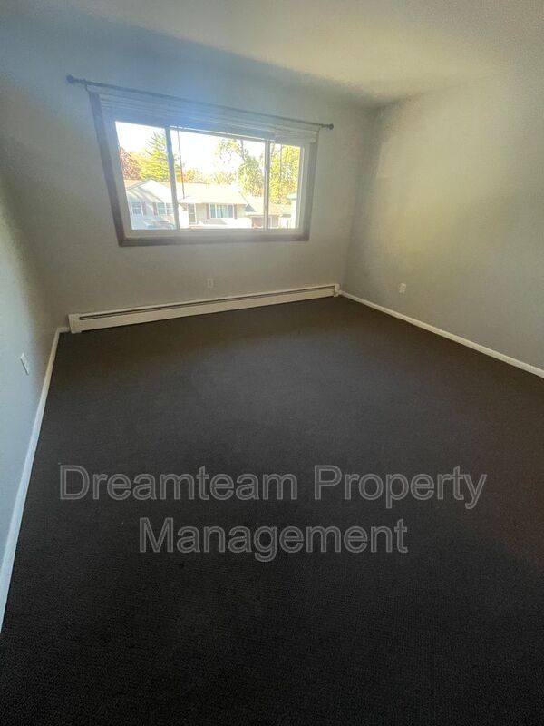 Building Photo - 2122 Belmont Ln