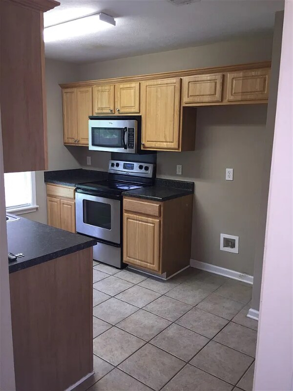 Foto del edificio - 611 Shadowridge Dr