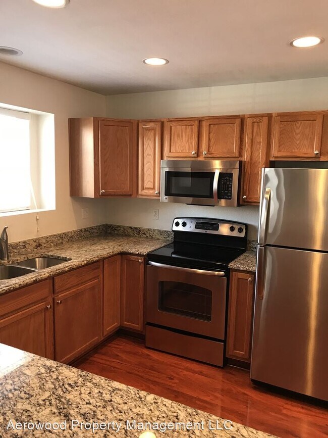 Building Photo - 3 br, 2 bath House - 1296 S. Zeno Circle u...