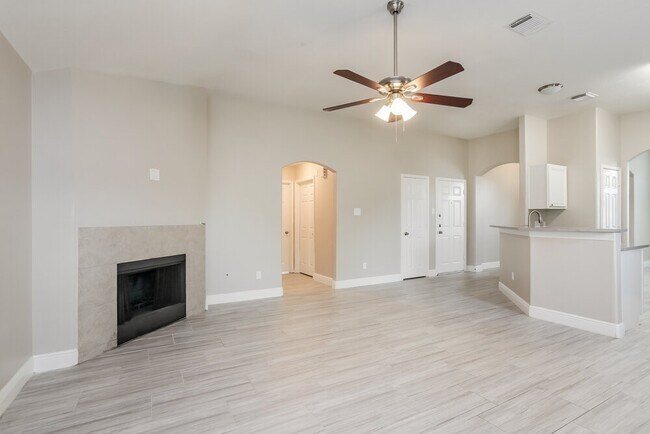 Foto del edificio - 25235 Clover Ranch Dr