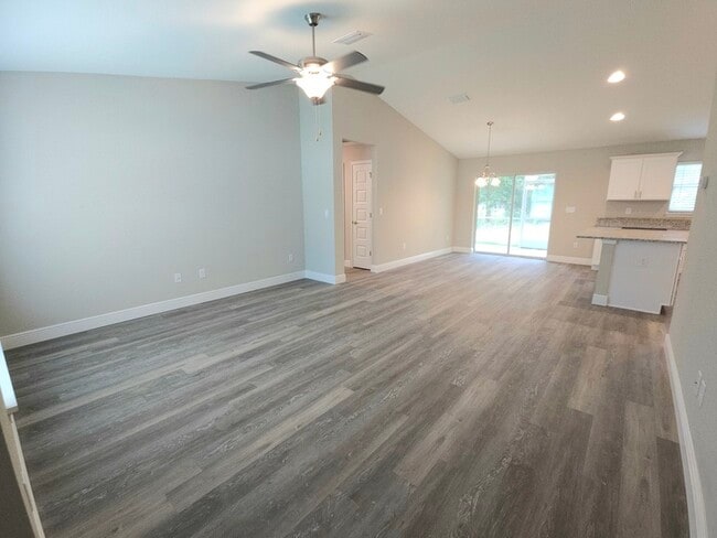 Building Photo - 8140 N Elkcam Blvd