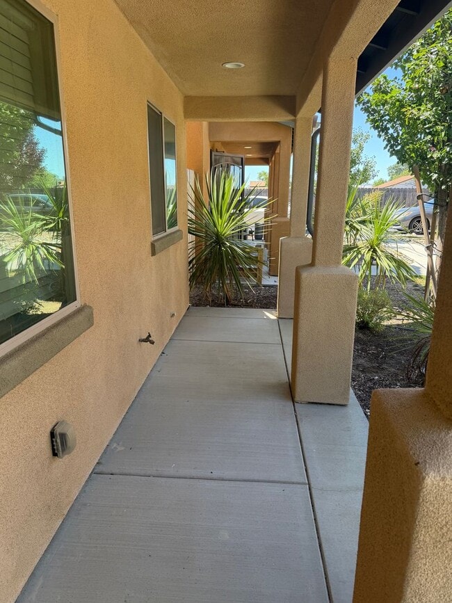 Building Photo - 1194 Velarde Cir