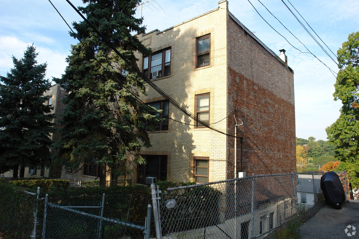 Foto del edificio - 508 McLean Ave
