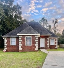 Building Photo - 3 Laudeac Ct