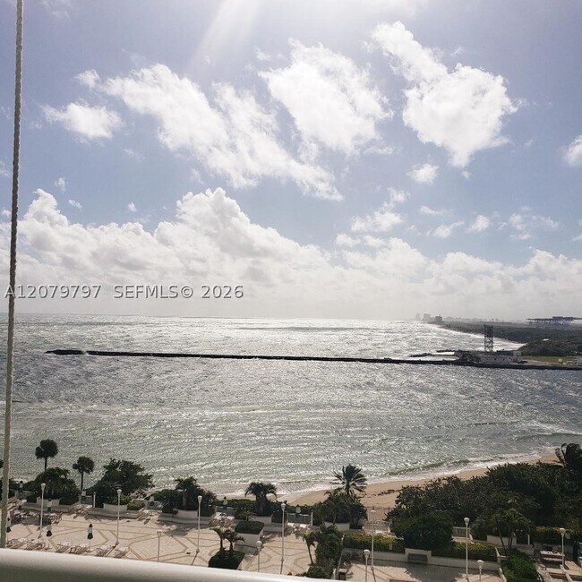Foto del edificio - 2100 S Ocean Dr